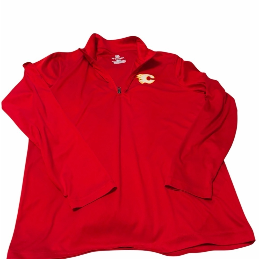Calgary Flames Red Tribute Mens/Unisex
Quarter-Zip Pullover Top-Size Medium